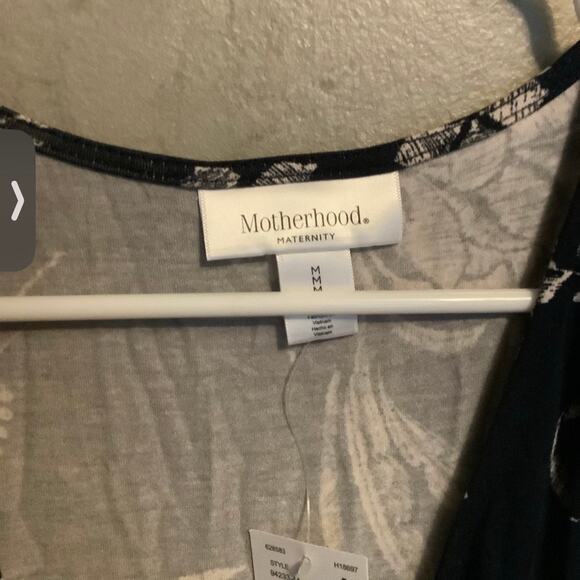 Motherhood Maternity Navy White Floral Flutter Sleeve Wrap Dress Size Medium NWT - Picture 10 of 13